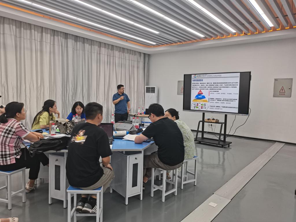 学校圆满完成智能制造创新工厂系统集成与应用师资班培训工作，深化产教融合，赋能职教发展