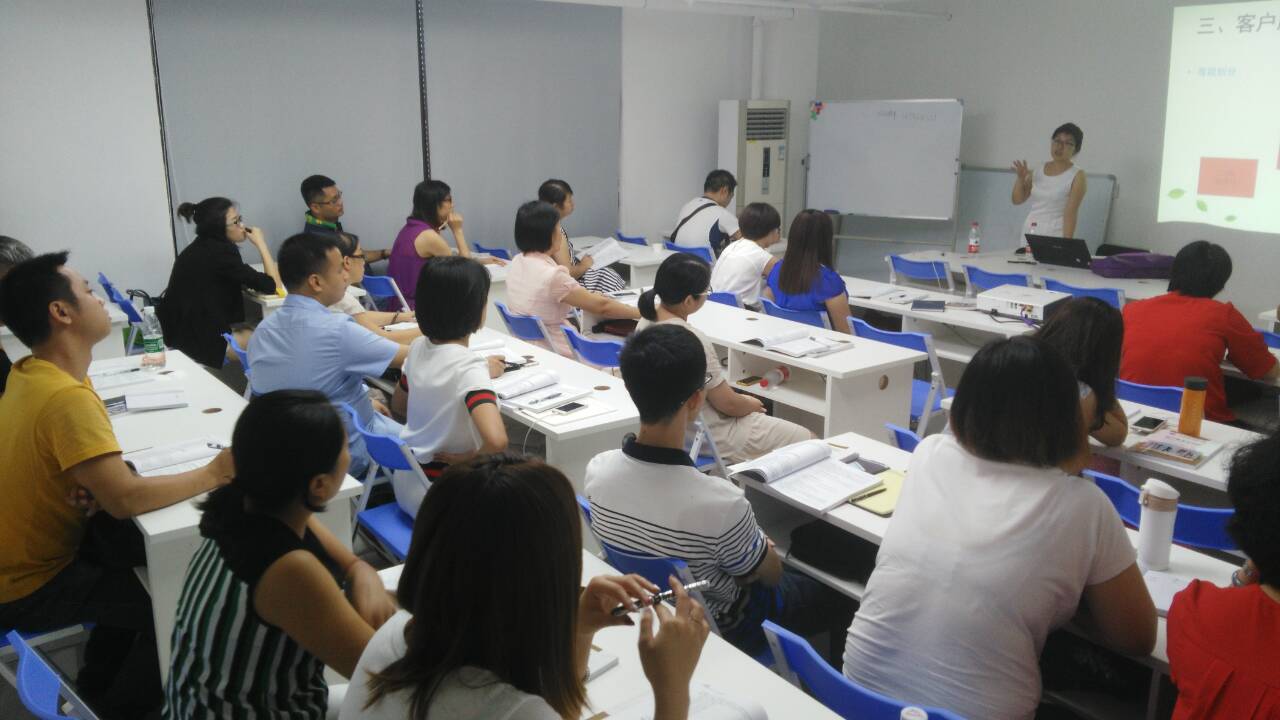 广东中鹏职业培训学校 师生风采相册，记录成长与希望